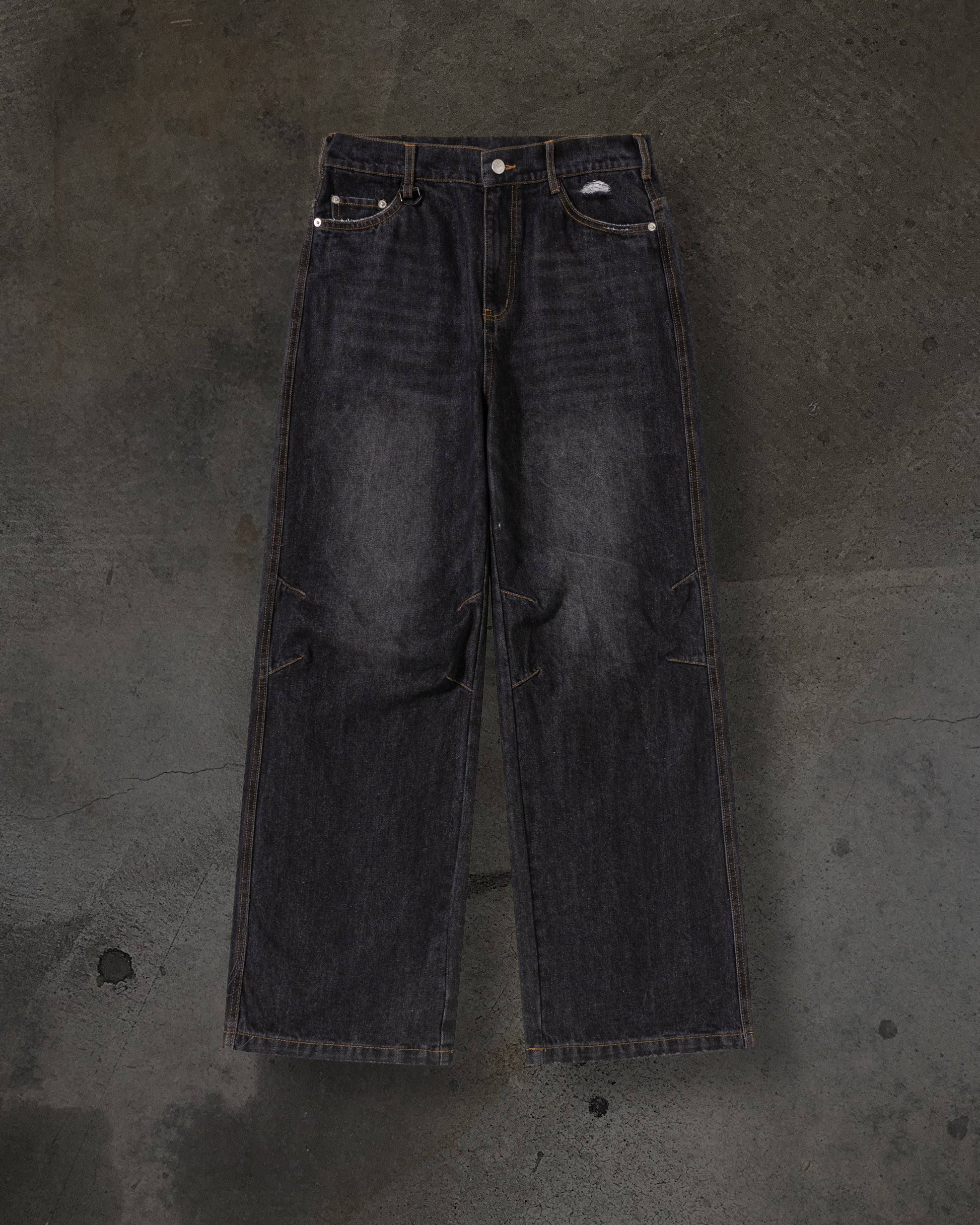 Classic Noir Denim Jeans